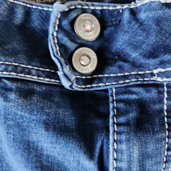 Shorts - Picture 5 of 7